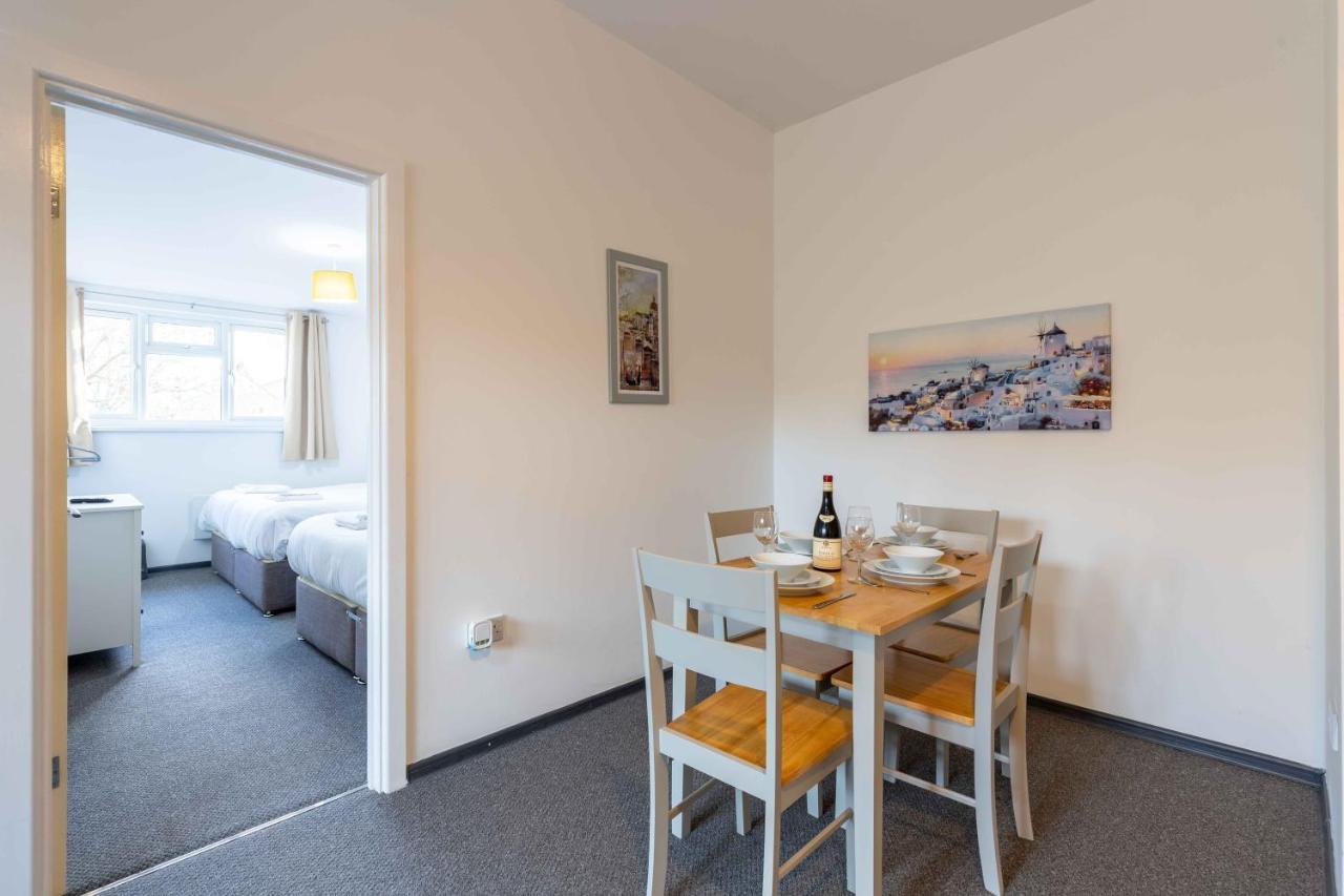 The Eldern - Spacious, Netflix, Free Parking, Close To A1 Петербург Экстерьер фото